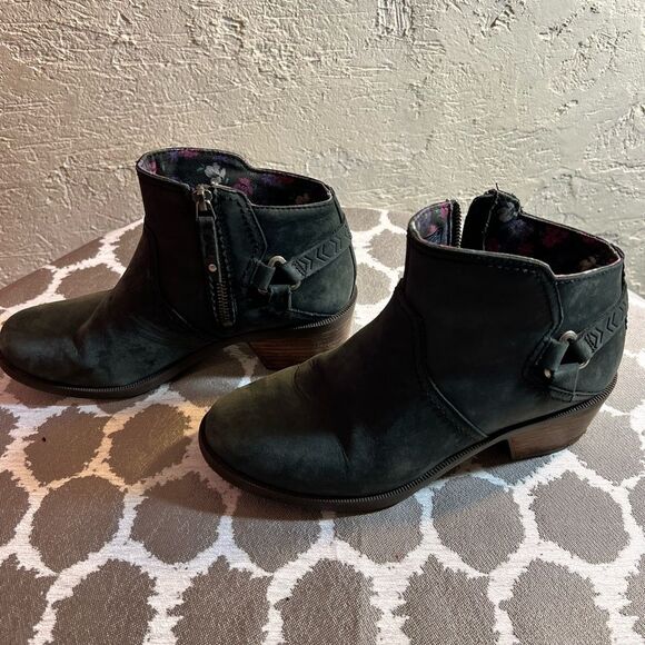 Teva Gray Ankle Booties with Side Zipper - Picture 1 of 9